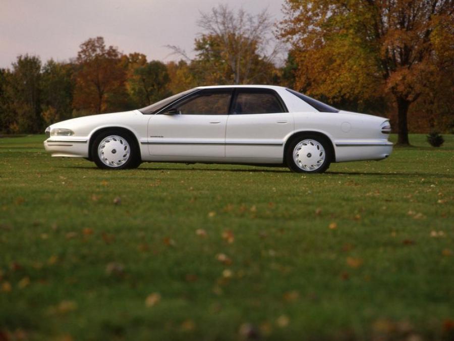  Buick Park Avenue Essence Concept 1989 года  (фото 2 из 8)